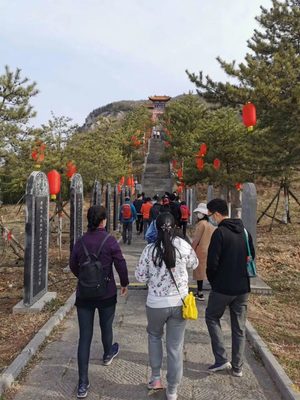免門票首日 玨山景區接待游客有序見成效，游覽管理成亮點